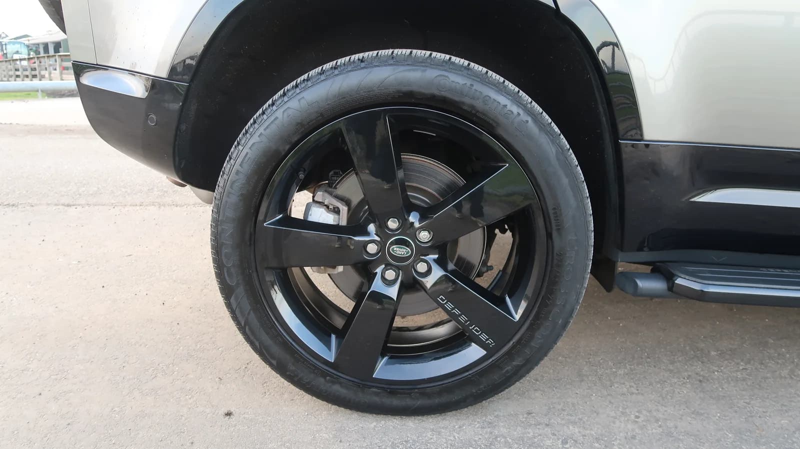 Land Rover Defender P400e 110 X-Dynamic HSE — foto 2