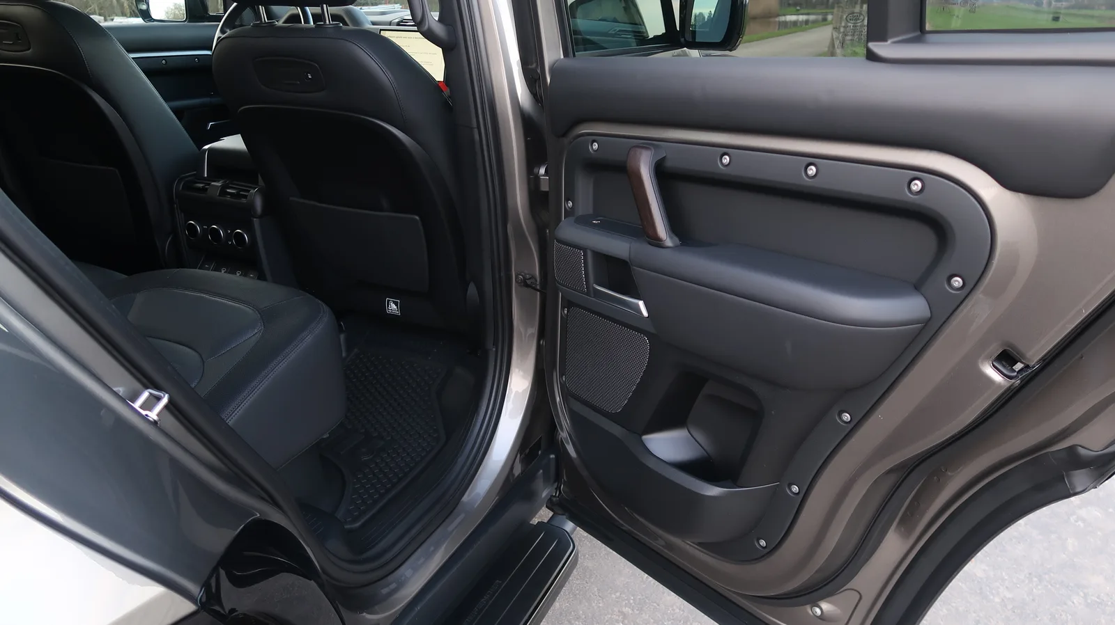 Land Rover Defender P400e 110 X-Dynamic HSE — foto 20