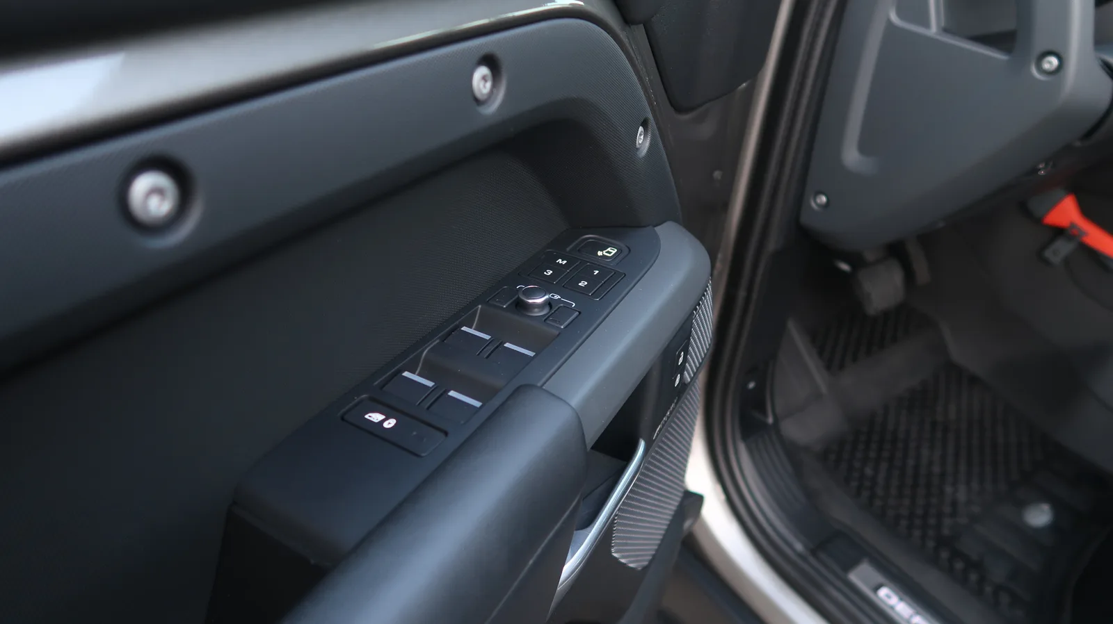 Land Rover Defender P400e 110 X-Dynamic HSE — foto 25