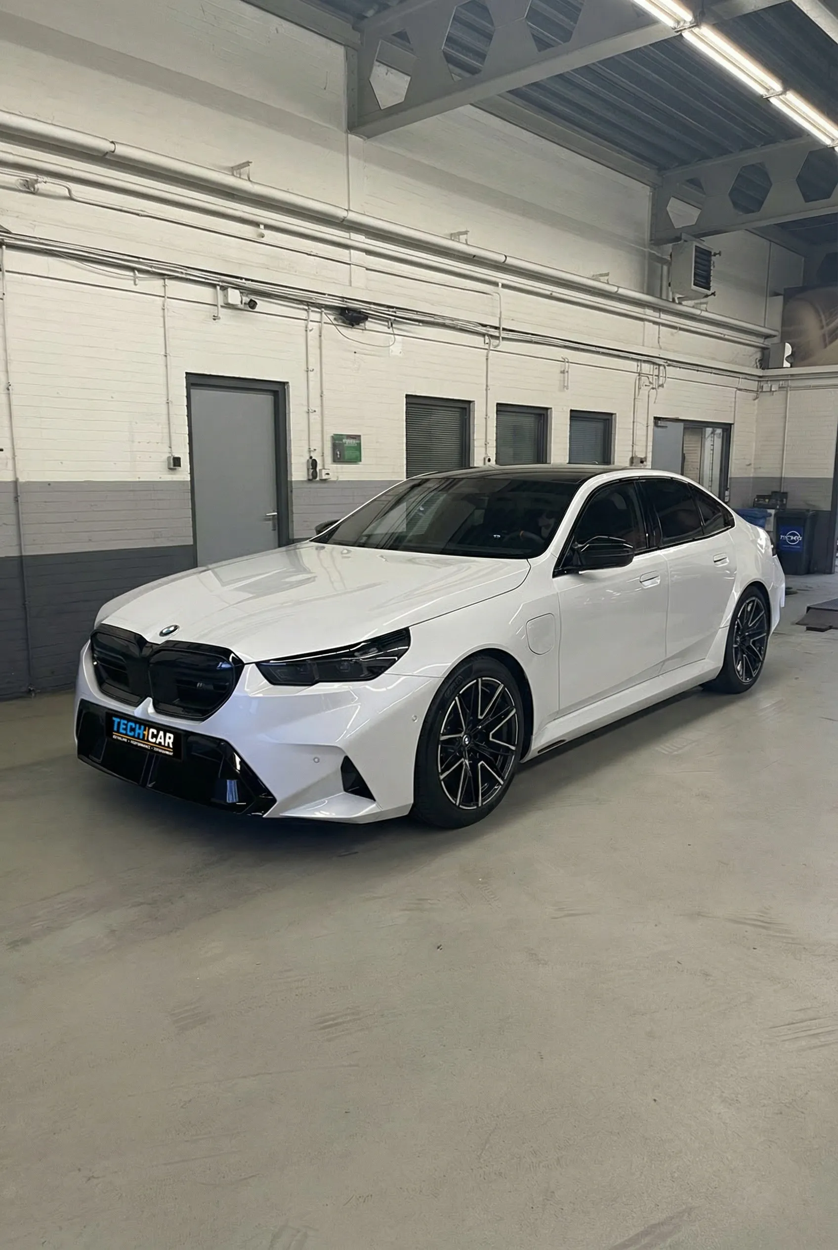 BMW M5 met Akrapovic uitlaatsysteem