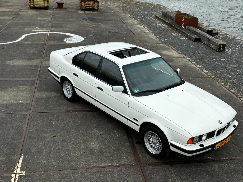 BMW E34 525i Sedan 1993 — foto 1