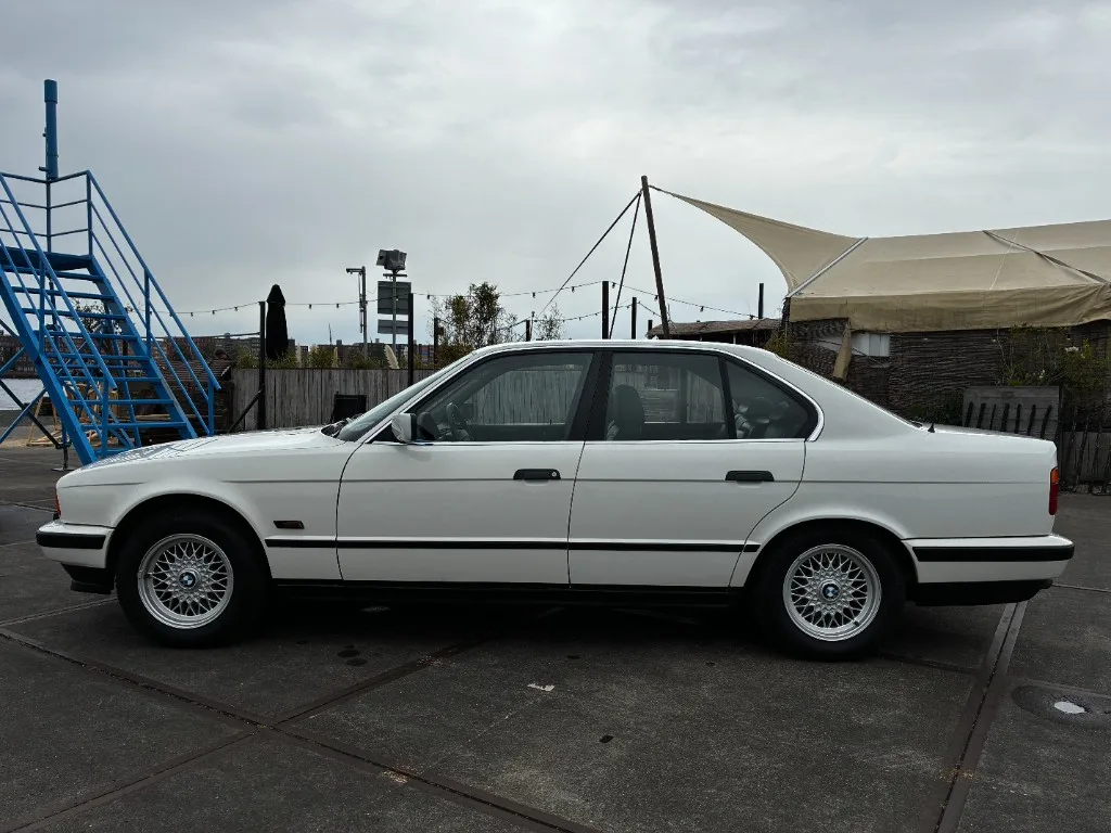 BMW E34 525i Sedan 1993 — foto 3