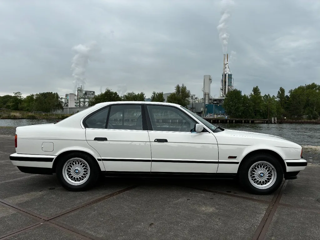 BMW E34 525i Sedan 1993 — foto 4