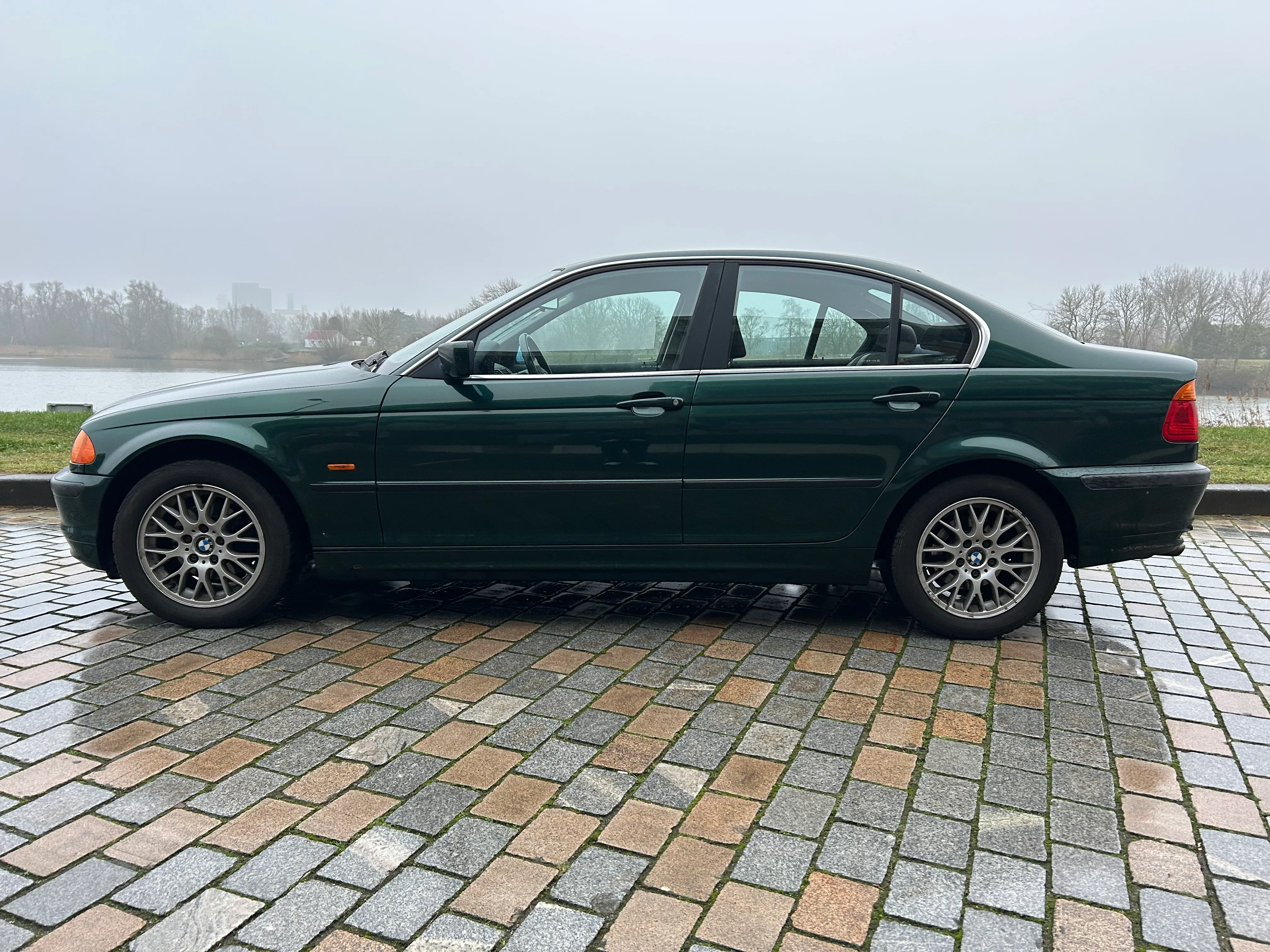BMW E46 320i Farngrün
