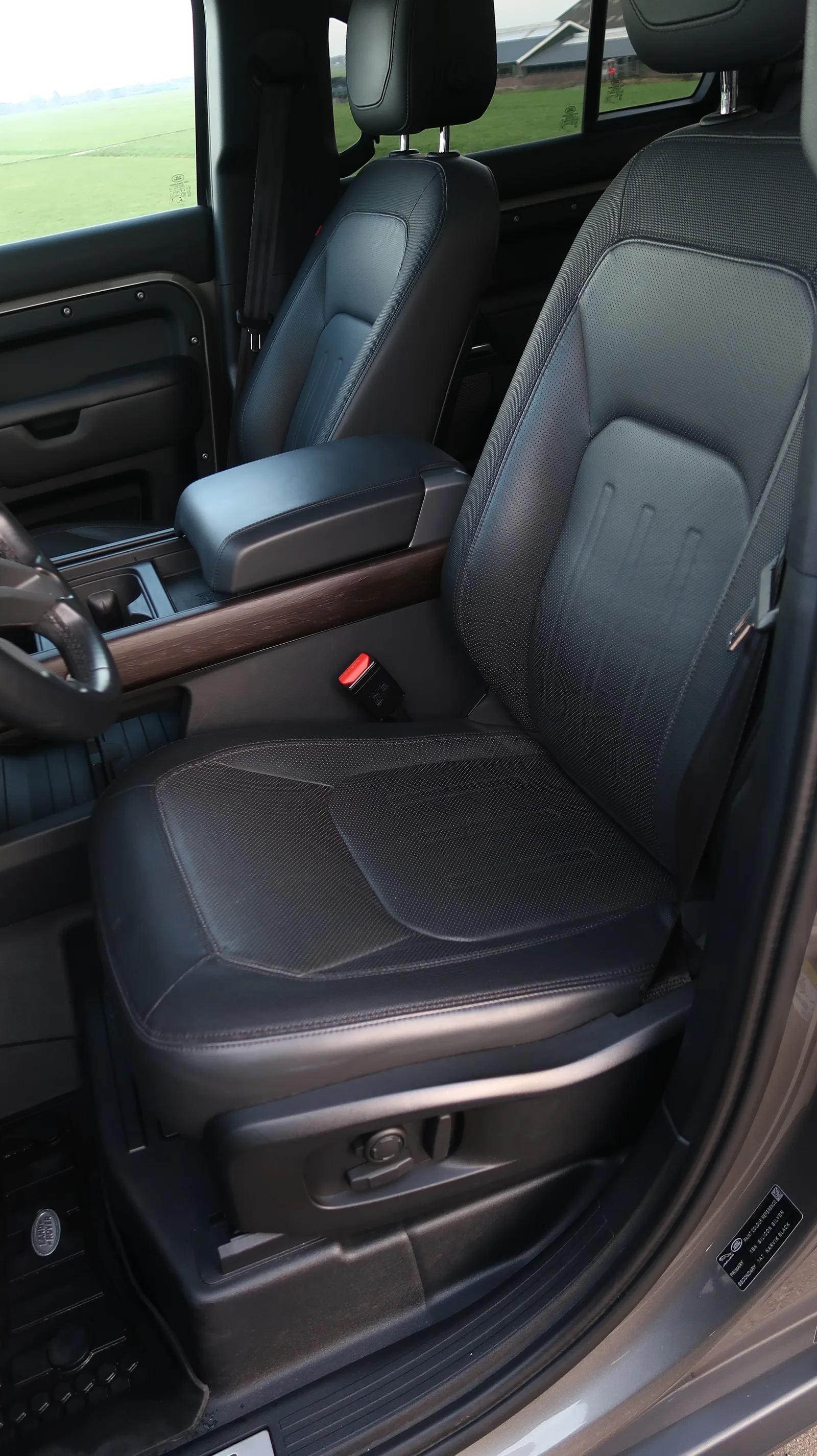 Land Rover Defender P400e 110 X-Dynamic HSE — foto 13