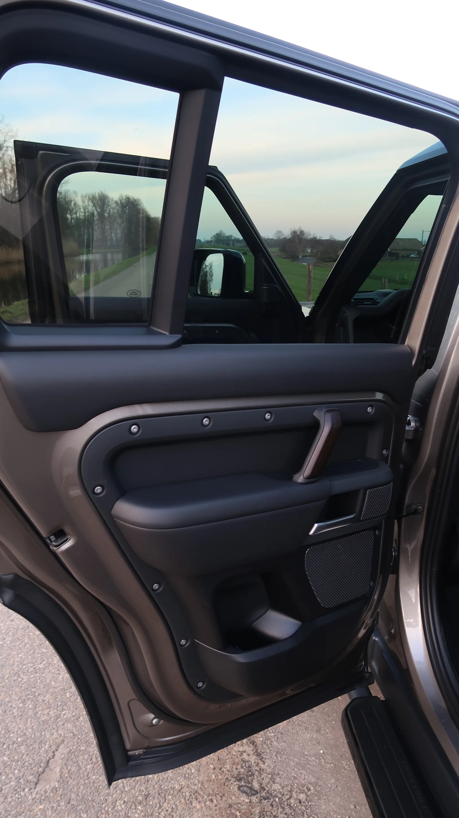 Land Rover Defender P400e 110 X-Dynamic HSE — foto 15