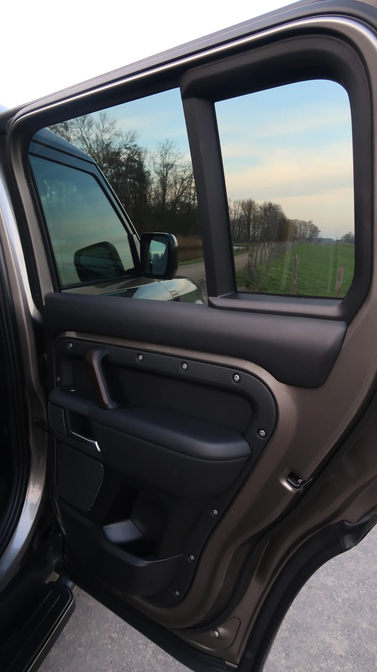 Land Rover Defender P400e 110 X-Dynamic HSE — foto 19