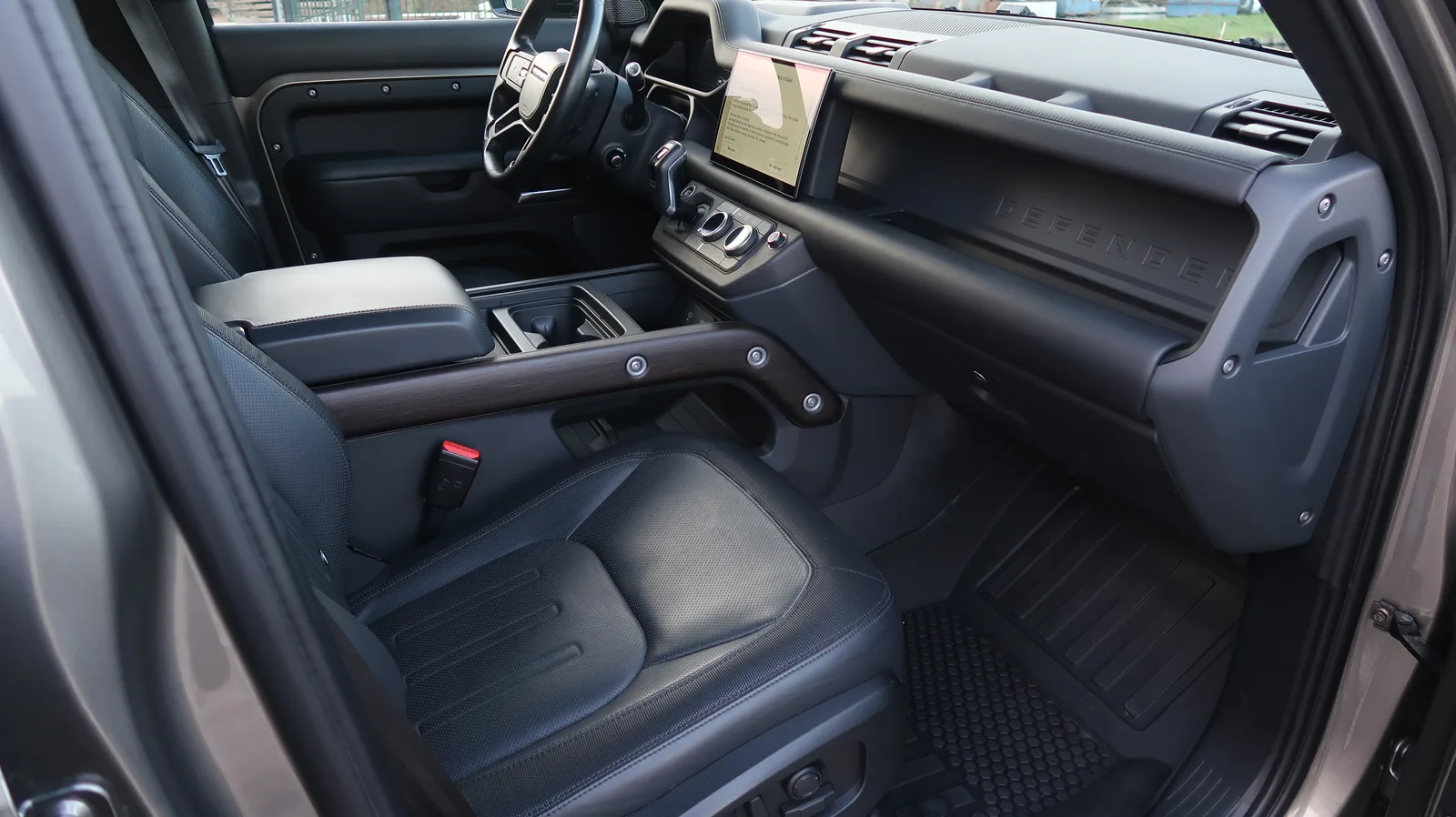 Land Rover Defender P400e 110 X-Dynamic HSE — foto 21