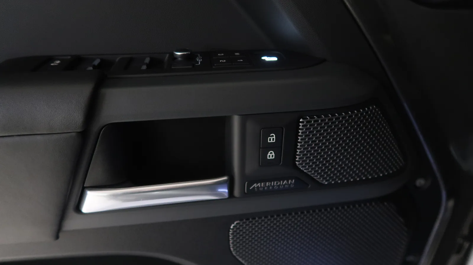 Land Rover Defender P400e 110 X-Dynamic HSE — foto 27