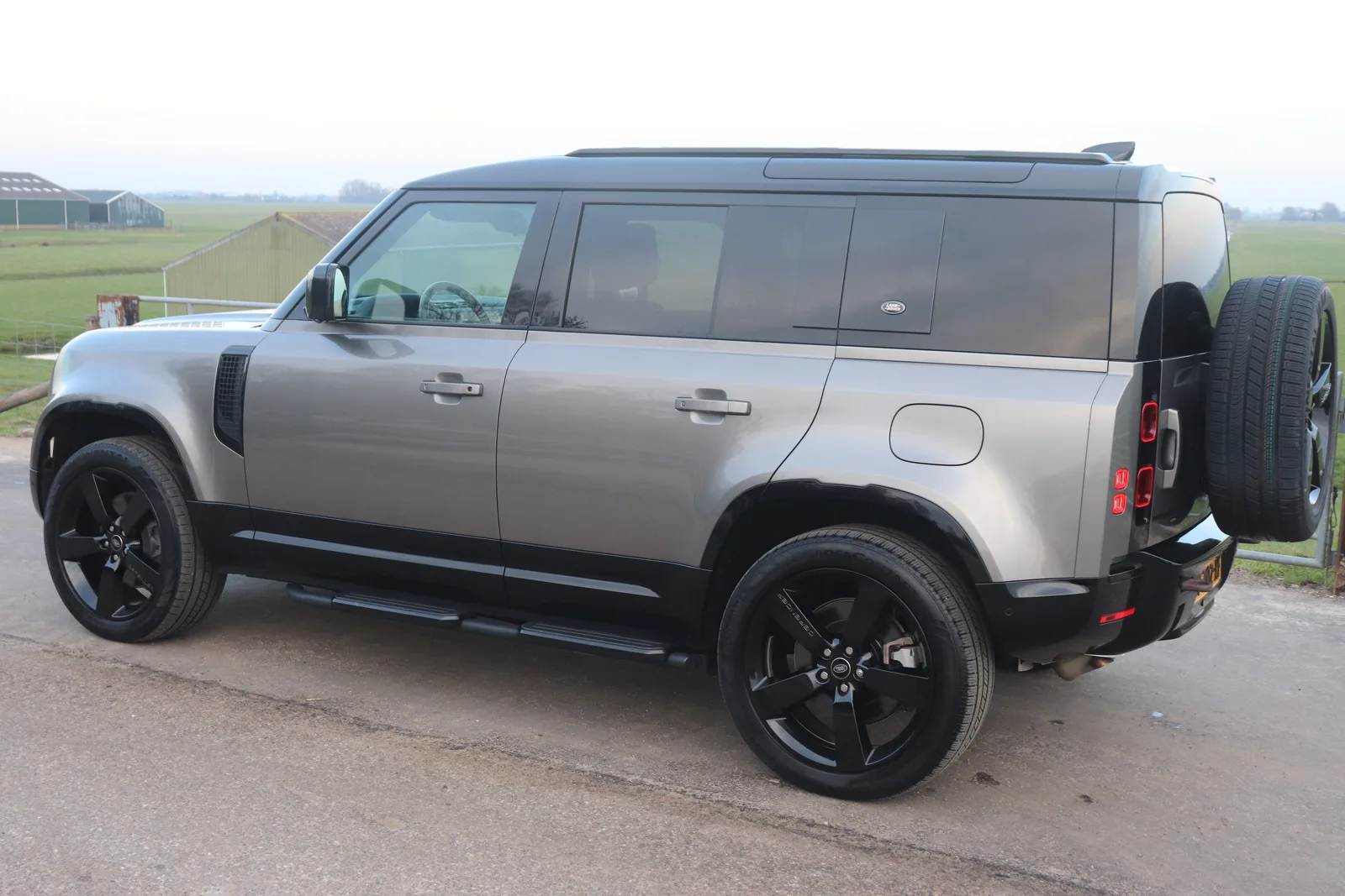 Land Rover Defender P400e 110 X-Dynamic HSE — foto 48